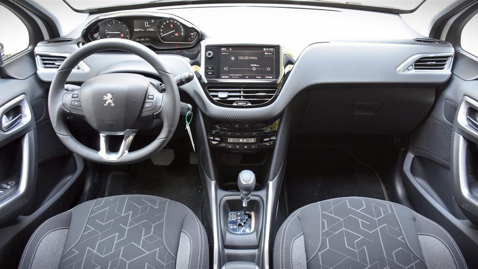 کابین پژو 2008